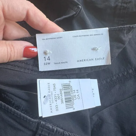 American Eagle 90s Boyfriend Cargo Shorts Black Size 14 NWT - Picture 6 of 10